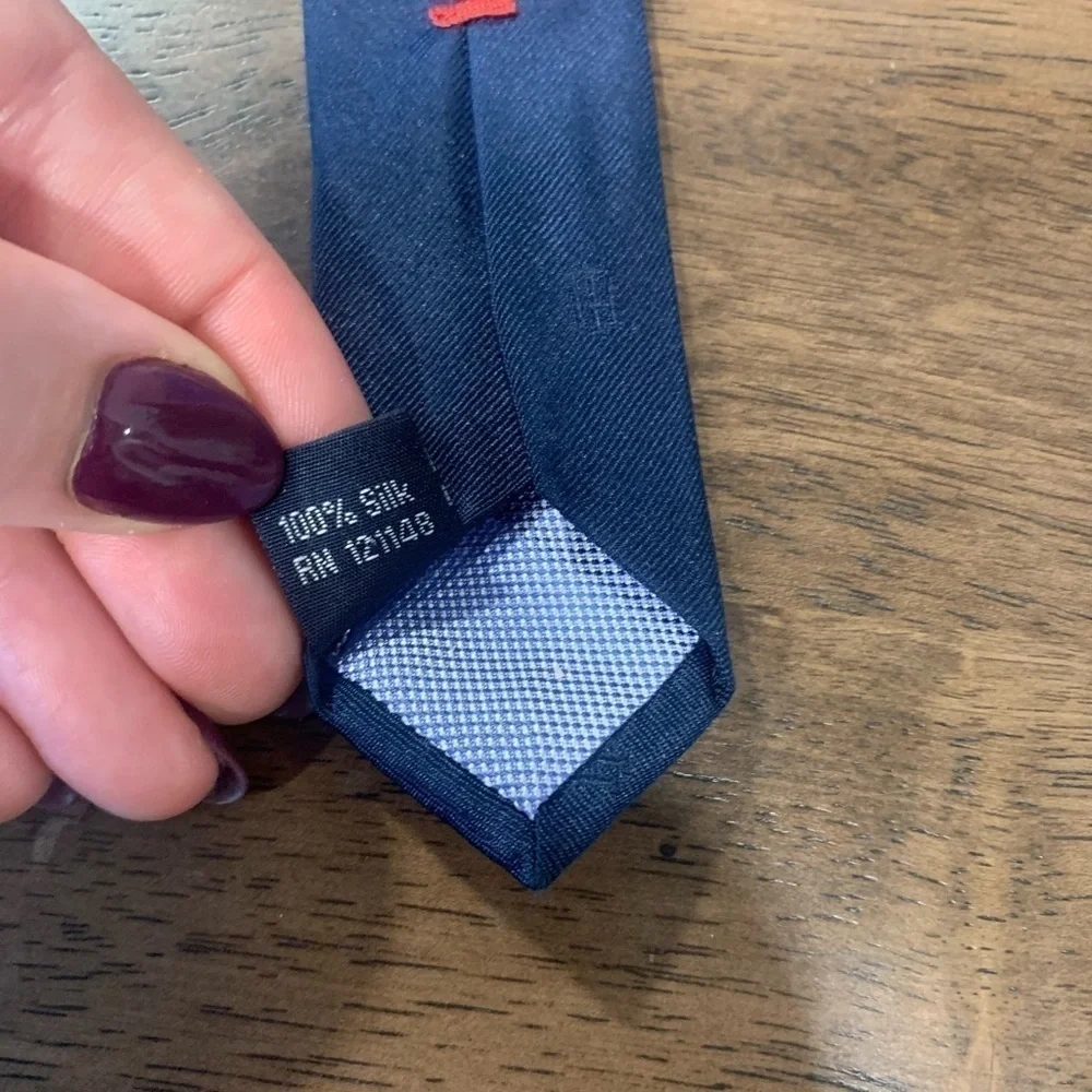 Tommy Hilfiger Men’s 100% Silk Tie Yellow Blue Stripes